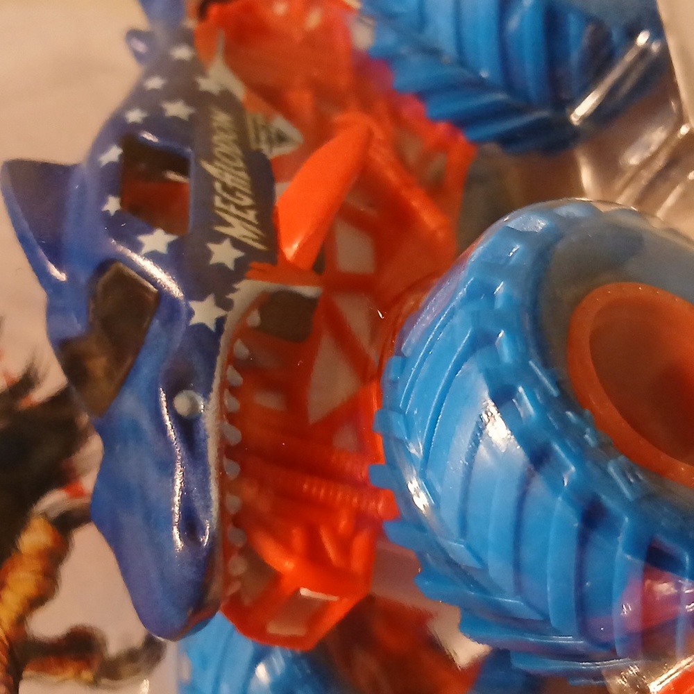Monster JAM El Toro Loco vs Megalodon Toy Trucks STARS AND STRIPES - Picture 9 of 11